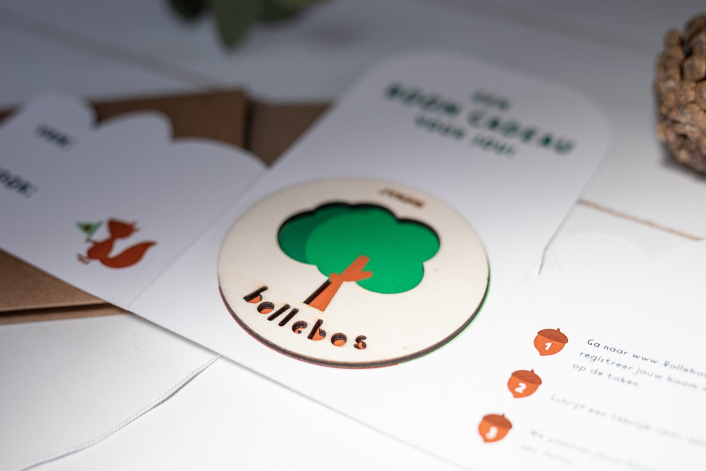 De houten token van het boomcadeau